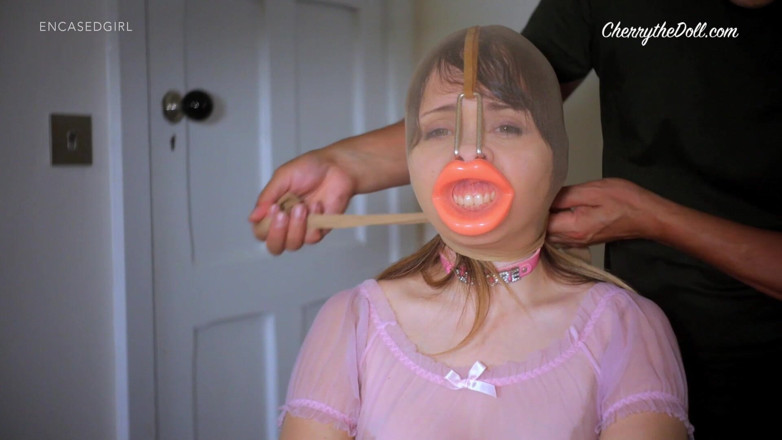 Cherry The Doll: Нейлон, закрита