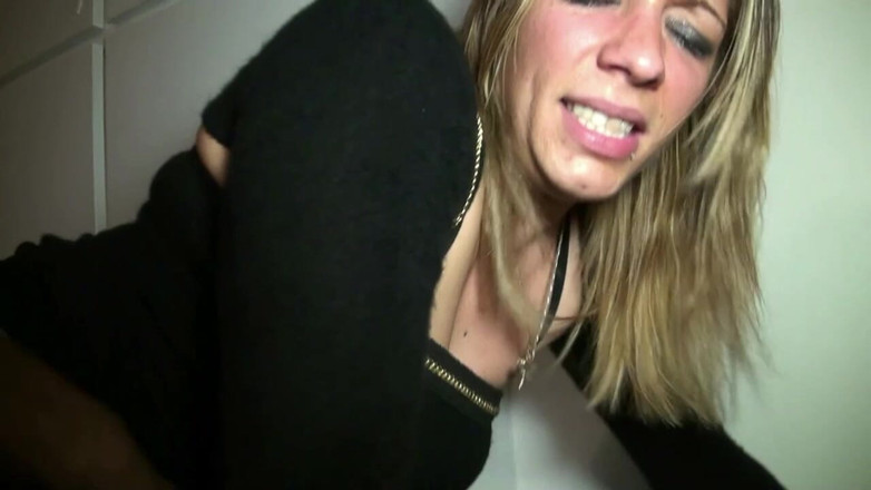 Paris Jango: Beurette disetubuhi oleh seorang lelaki kulit hitam dan rakannya