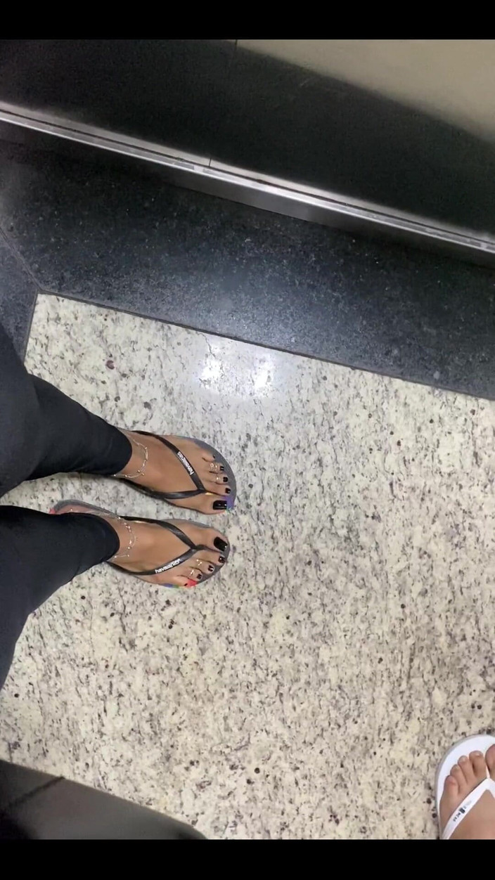 KiffaFeet: 带着这种完美的黑色修脚回家