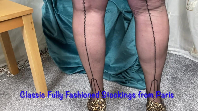 Aunty Sandra vintage girdle queen: とてもセクシーなガードルを着たサンドラおばさん