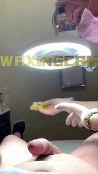 #76-2 pria lagi asik waxing memeknya - pov