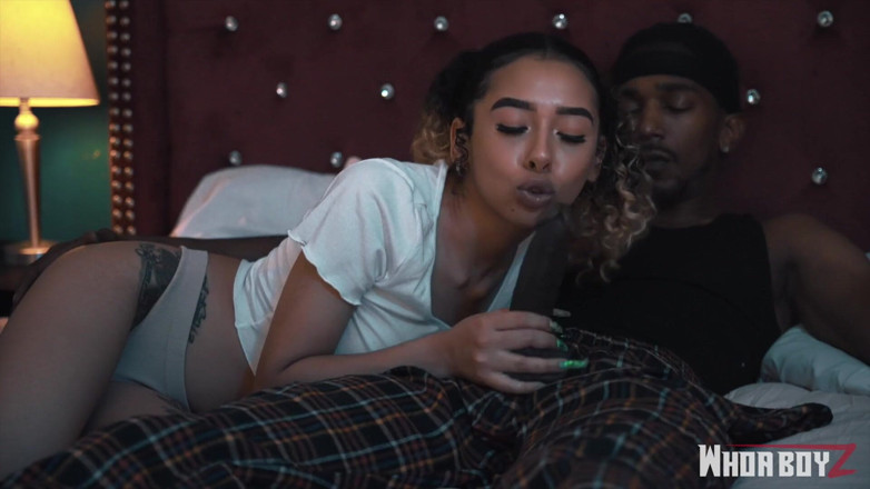 Whoaboyz: Hijastra Kalani Luana folla padrastro