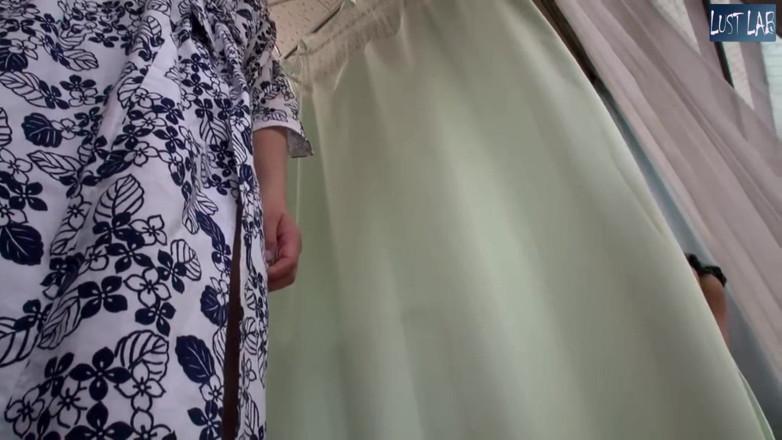 Lust lab: Tensione sul letto in ospedale - una occhiata casuale risveglia sentimenti...