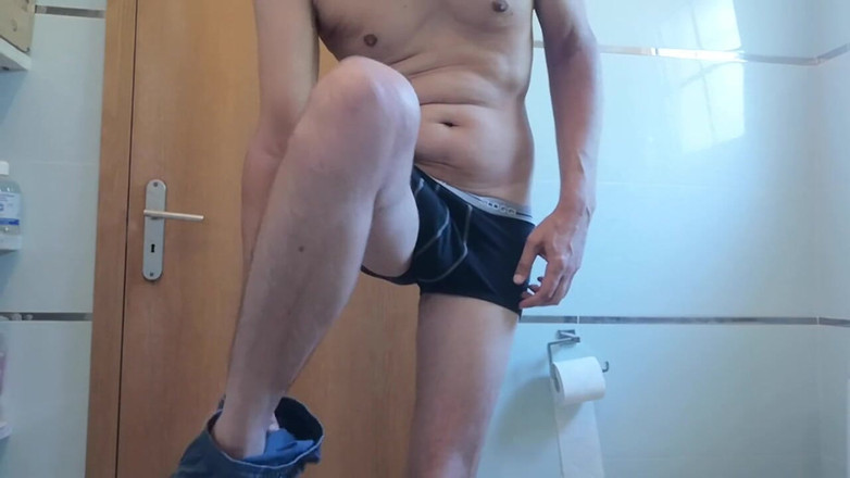 Rafael Torreano: Uitkleden, aftrekken en klaarkomen op mijn buik