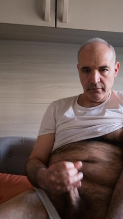 Setesesso7: Una sega veloce per calmare la mia lussuria non appena...