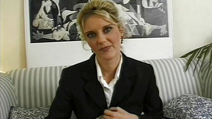 Monster Cocks: Ateşli sarışının götünde büyük bir yarağa ihtiyacı var!