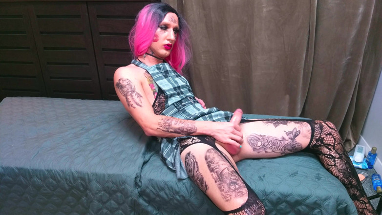 Sissy Bailey Wilde: Son derece ateşli tgirl mastürbasyonu
