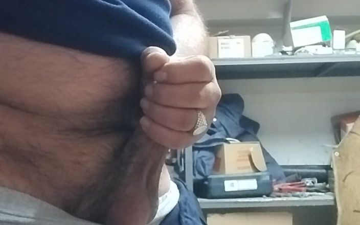 Masculer Turk Man: Tati urs masculin ejaculează în birou