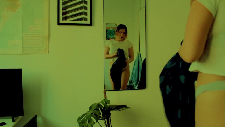 YeahHanna: Tetovaná rocker dívka mě dojí, když jsou mí rodiče pryč