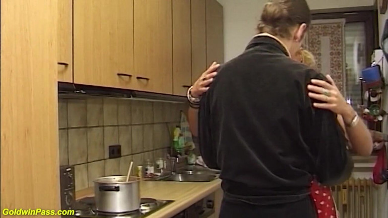 Goldwin pass: Stepmom takes big dick from stepson