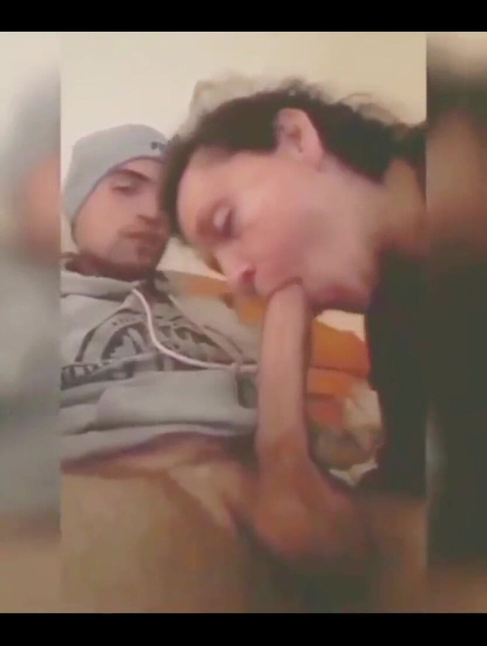 GBadBoyOfficial: Flickan vet hur man suger en stor kuk