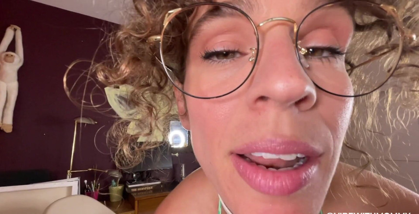 VibeWithMommy: Hulk Stepmommy Smashes Stepson Angry Blowjob!