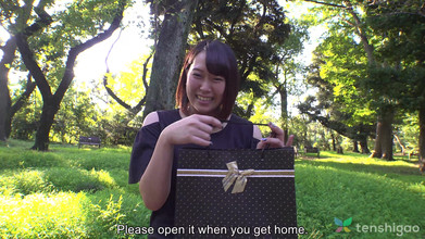 Tenshigao: 立花リコは看護師で、私たちを元気づけるために大きな胸を見せてくれます