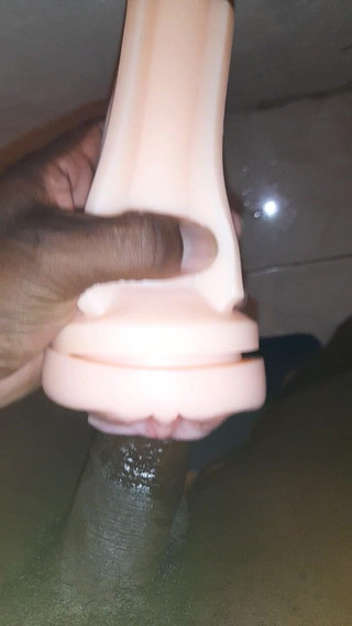 Black guy: Honění S10 E4