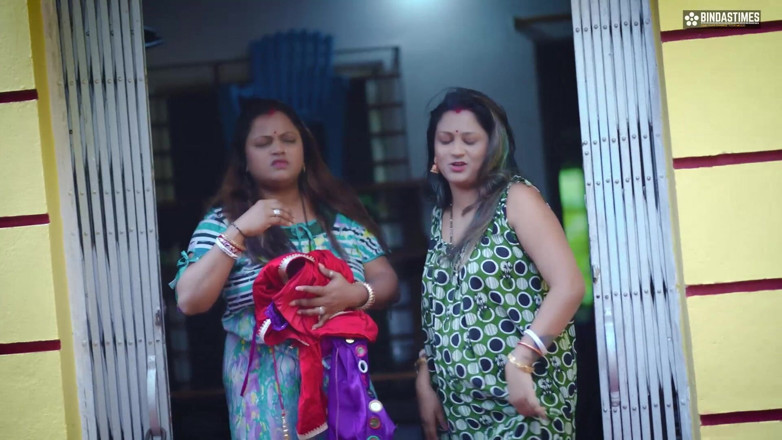Biind as times: Three Horny Bhabhi Fucked by an Indian Dudhwala When Their...
