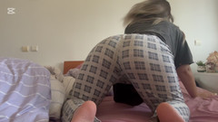 NipsAndStrips: Rotten Prdy v těsných pijama kalhotách