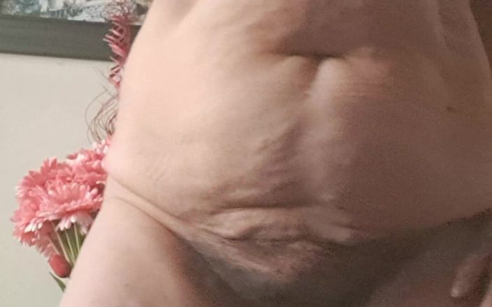Mommy big hairy pussy: En culotte et toucher le corps mature
