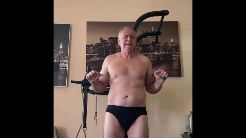 Alex Art: Masturbación masculina en solitario y gimnasio