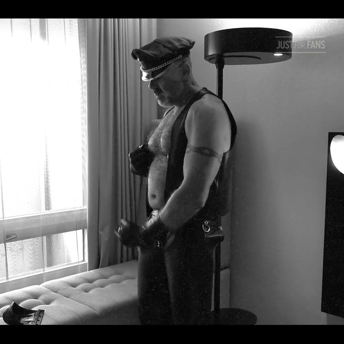 Mike Gross: Uomo solo