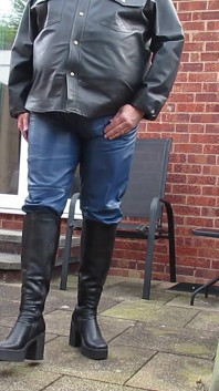 Cuir bleu et noir