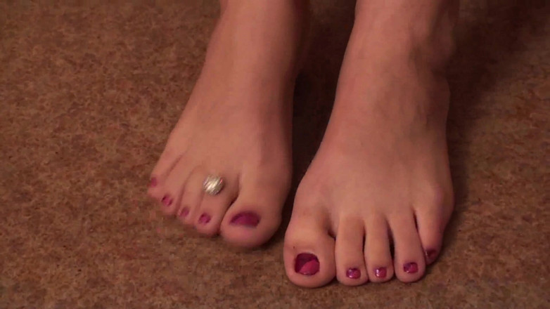 Foot Girls: Fétichisme des pieds amateur avec une ado sexy en lingerie