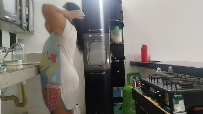 Adribella69: Mio cognato torna a casa, mi seduce e finiamo per...