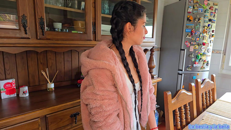 Labestiaylabella: Хардкорный секс и глубокий минет в обмен на горячую юную услугу