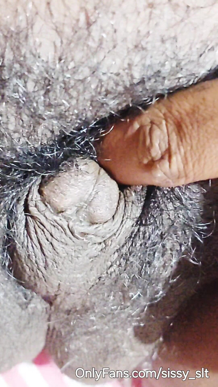 Sissy Bisexual: Mikropenis eines Sissy Femboy