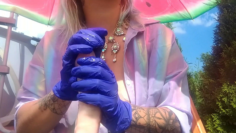 LizAngel: Latex s rukavicemi honí z gumového robertku