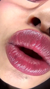 Đôi môi ngon ngọt của Yua Hidaka, biến thành một phụ nữ văn phòng