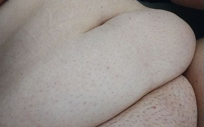 Fat hairy pussy: Pizda mea grasă păroasă arată