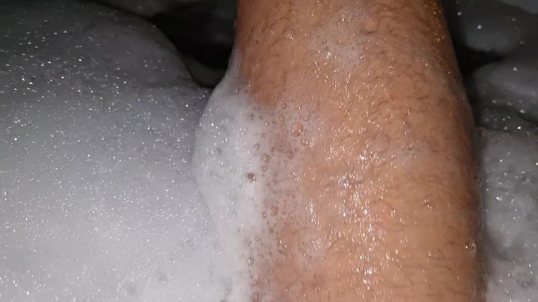 Alexander Audran: Who Would Like to Keep Me Company? I Hot Tub...