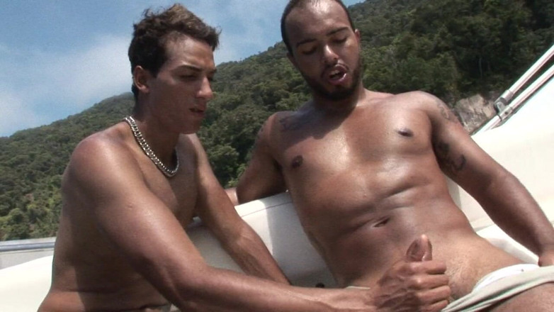 Bareback TV: Geiles homosexuelles paar knallt auf dem boot
