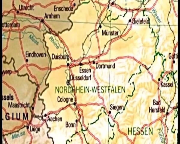 Deutschland Porno X: 핫한 미시 섹스와 입에 사정하는 발정난 주부들
