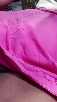 Tvrdé lízání kundičky a prstění jejího sténání, tak sexy