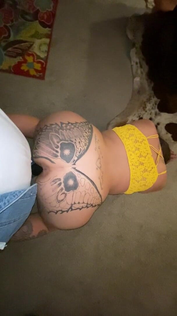 MzKiTTy91: Дружина з блідою дупою відтрахана раком 10-дюймовим монструозним великим чорним членом
