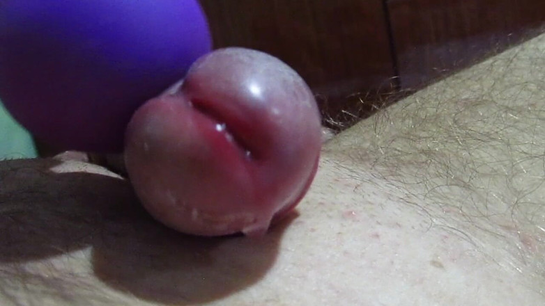 Hot guy solo: Grande sborrata dal sex toy sul cazzo