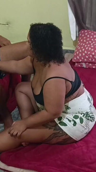 Lovind unul și femeia prinsă în flagrant