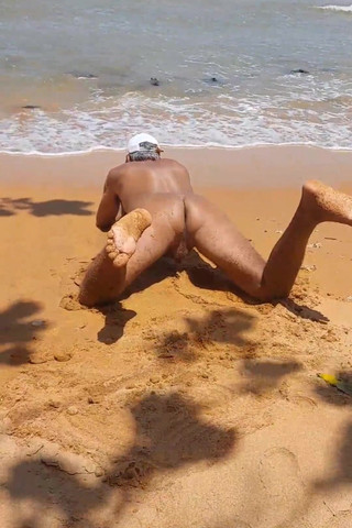 Ladysilvas: Ladysilva Exibindo Sus Bunda Gostosa Na Praia Pelada