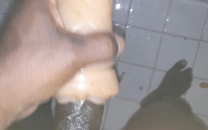 Black guy: Jerking off S7 E1