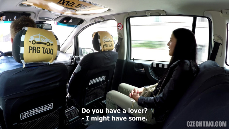 Czech Taxi: Eerste natte orgasme