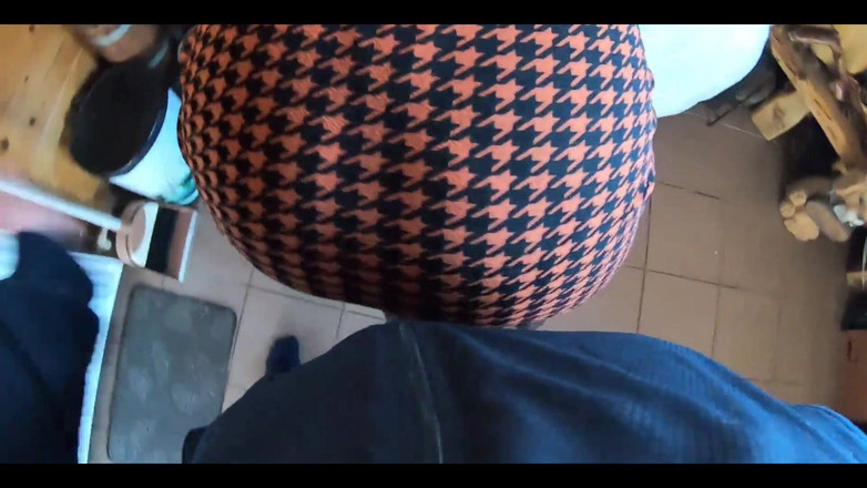 MilfyCalla: Milfycalla knullad i rippade strumpbyxor &amp;downjacket by Her Boss Office fusk...