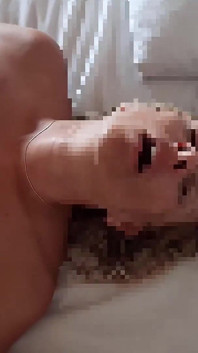 여러 오르가즘. 흑누나를 여러 번 연속으로 사정하는 마누라