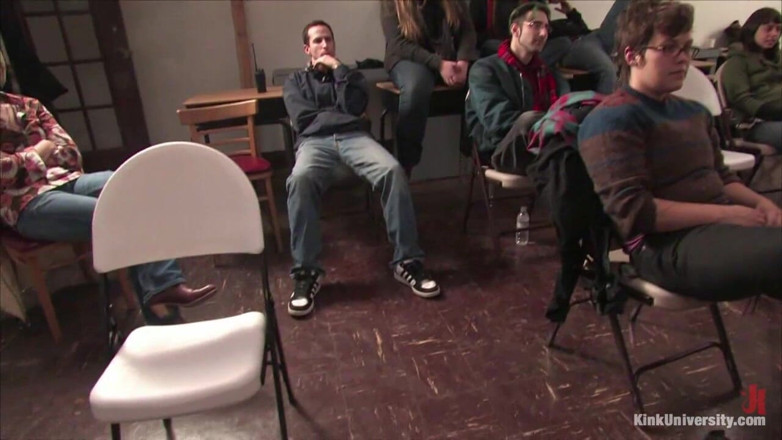Kink University: Фистинг киски 101