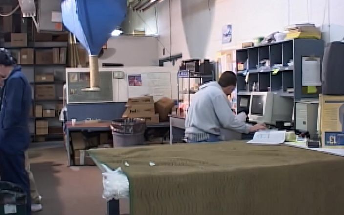 My Porn King: Une femme voit comment les hommes baisent des femmes et...