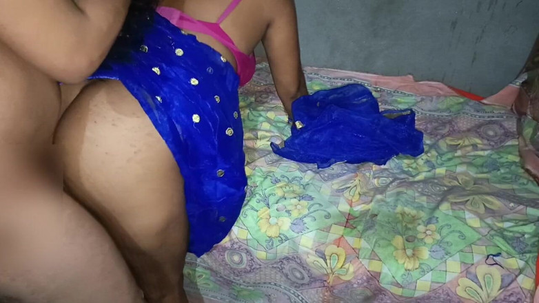 Savita5343: Devar ne mujhe kapde change karte huwe dekh liya veya...