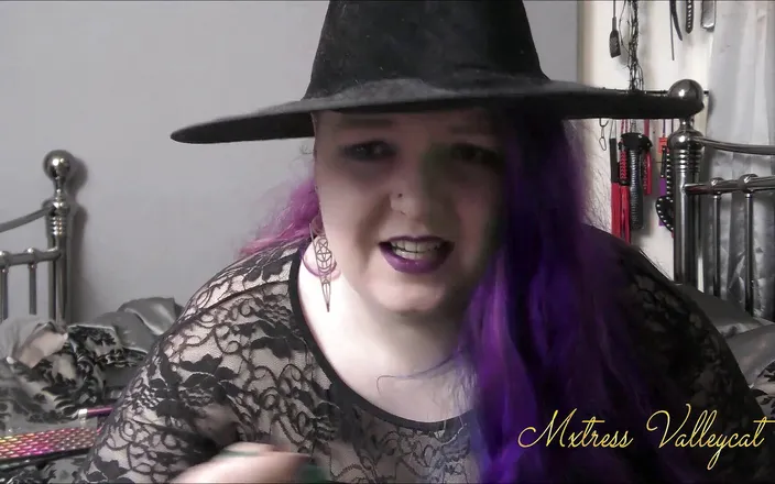 Mxtress Valleycat: Transforming you into my stepsister