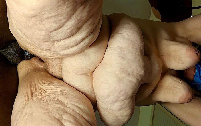 Big juicy ass booty clapper & jamdown: Duża gruba kobieta zerżnięta naprawdę ciężko, a następnie stary facet...