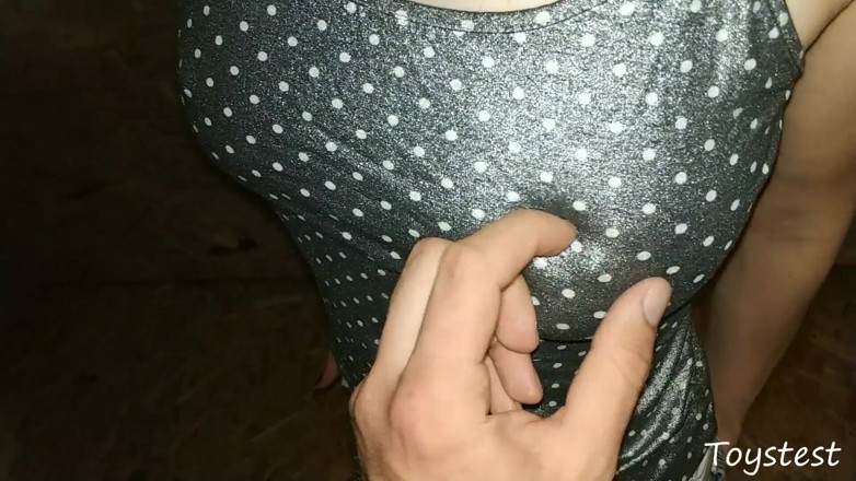 Toystest: Menina tímida faz seu primeiro boquete em casa abandonado no...