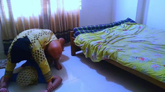 Aria Mia: Арабська гаряча жінка трахала індуського покоївки, поки він прибирав її кімнату - наїзниця каталася на великому члені хлопця з роботи